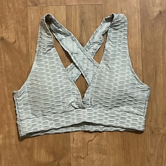 Bombut Gray Textured Criss-Cross Sports Bra and Leggings Set - Picture 2 of 5